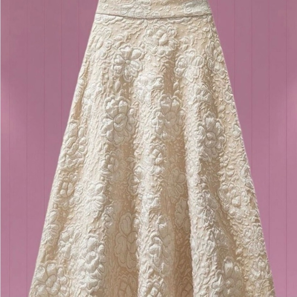 Elegant Cream Floral Lace Skirt